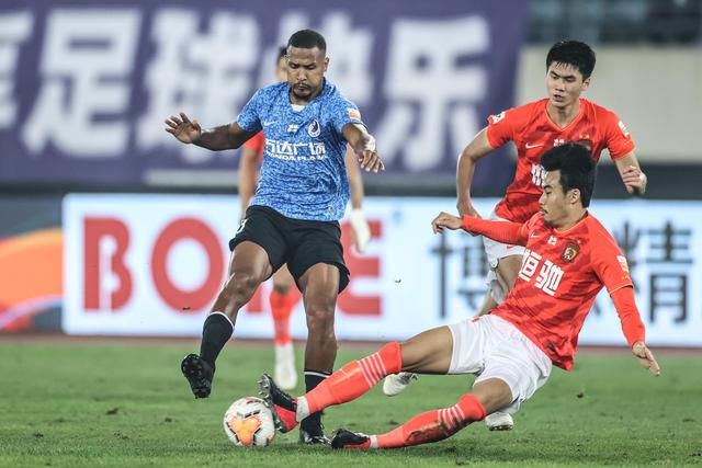 媒体人：双方都志在练兵 郭导若真想赢不会在被追平后不调整阵容